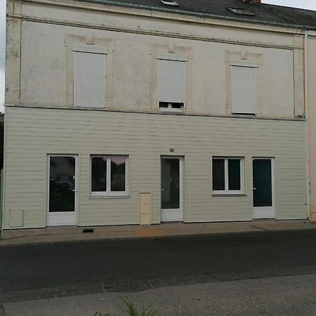 Charmant F2 Noyant Eksteriør billede